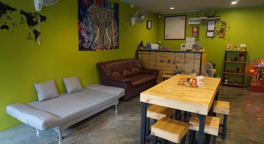 Oyo 730 Meedee Hostel Bangkok Extérieur photo