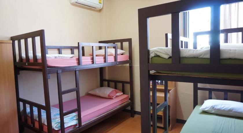Oyo 730 Meedee Hostel Bangkok Extérieur photo