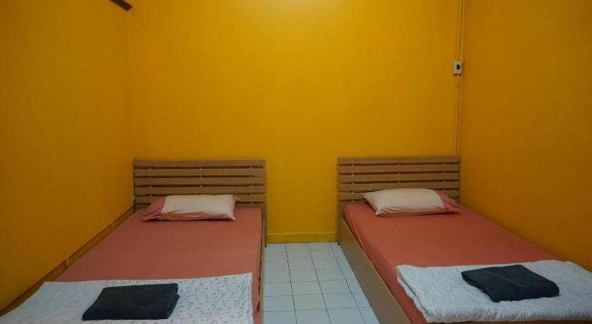 Oyo 730 Meedee Hostel Bangkok Extérieur photo