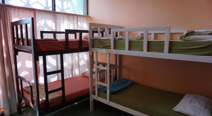 Oyo 730 Meedee Hostel Bangkok Extérieur photo